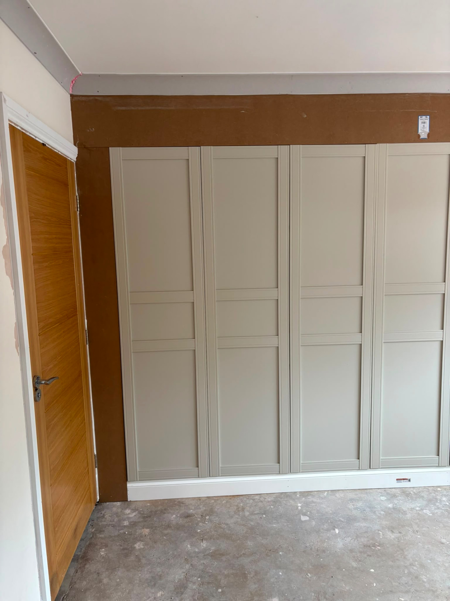 Four-door fitted wardrobe run — Fitted wardrobes in Bentley